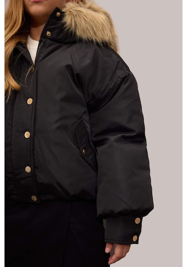 DeFacto Kız Çocuk Kapüşonlu Çıtçıt Kapamalı Fermuarlı Cepli Mont C5488A824WNBK27 Siyah