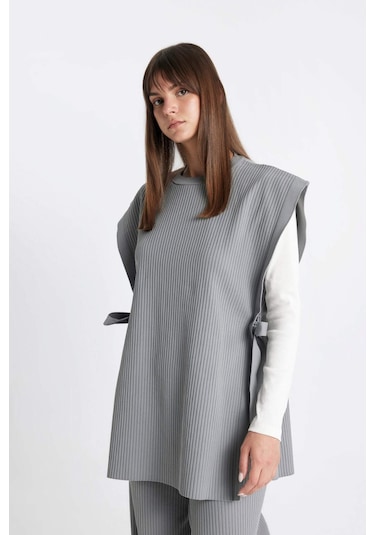 Defacto Regular Fit Bisiklet Yaka Basic Düz Yan Bağlamalı Triko Süveter Y1323AZ24AUGR422 Gri