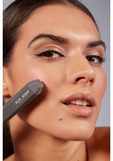 Alix Avien Yoğun Siyahlık & Hacim Veren Maskara 3 In 1 Mascara