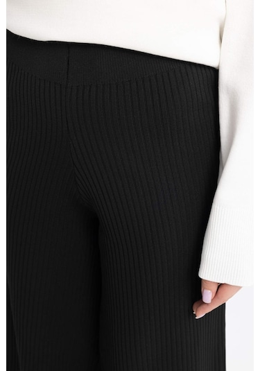 Defacto Relax Fit Triko Pantolon Beli Lastikli Basic Düz Geniş Paça Y1325AZ24AUBK81 Siyah