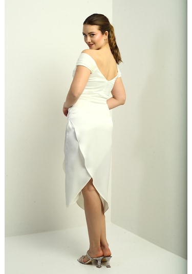 Kadın Madonna Yaka Drapeli Asimetrik Saten Kısa Elbise Ekru