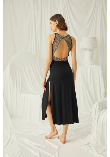 Monamise Kadın Yakası ve Sırtı Dekolteli Brode Dantelli Yırtmaçlı Gecelik Beyaz