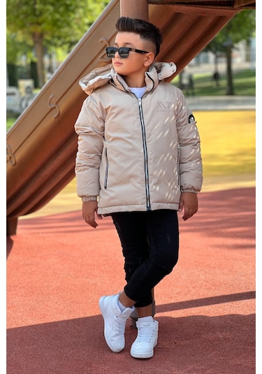 Erkek Çocuk Çıkarılabilir Kapüşonlu Baskılı Yakası Detaylı Kışlık Mont Km3501 Bej
