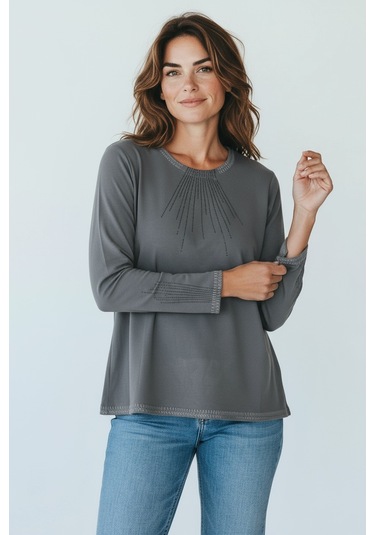 Kadın Yaka Ve Kol Ağzı Taşlı Etek Desenli Bluz Gri