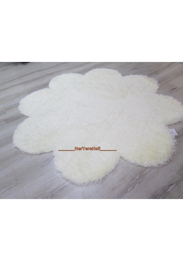 Doğuş Tavşan Tüyü Krem 140 x 140Cm Papatya Şeklinde Halı