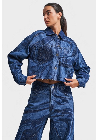 Kadın Mavi Renk Parlak Taş Detaylı Crop Fit Denim Ceket