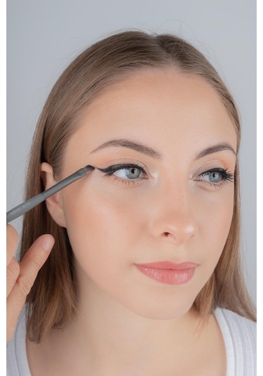 Alix Avien Açılı Eyeliner Fırçası Small Angle Brush Aa214