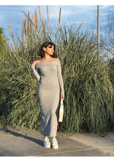 Biçomi Madonna Yaka Uzun Elbise Şardonlu Kumaş Gri W3753 Gri Biçomi Madonna Yaka Uzun Elbise Şardonlu Kumaş Gri W3753 Gri