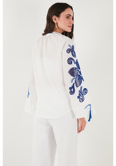 Lela Nakışlı Oversize Fit Bağlamalı Hakim Yaka Bayan Gömlek 676206 Beyaz