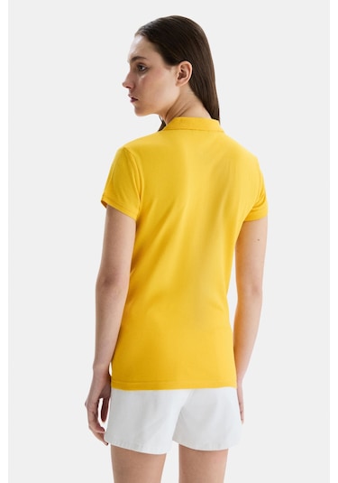 Ucla Shaver Sarı Polo Yaka Nakışlı Standard Fit Kadın Tshirt Sarı