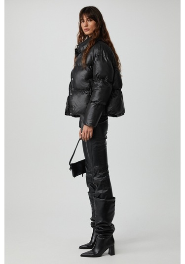 KEIRAN Kadın Dik Yaka Astarlı Parlak Siyah Mont