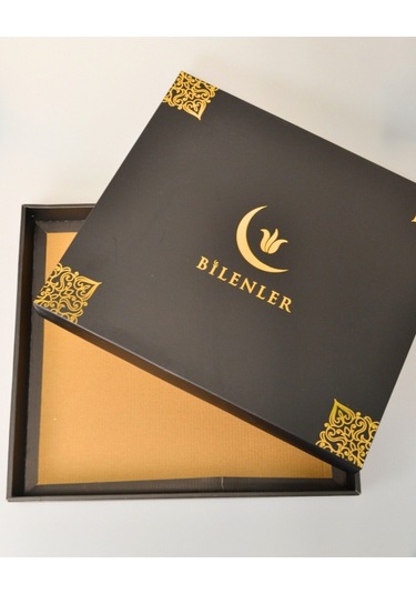 Hediyelik Seccade Tesbih Seti Kilim Desenli Kadife Astarlı Seccade, Kristal Tesbih Ve Özel Kutulu Lüks Hediye Seti Lacivert