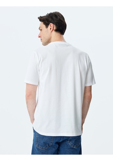 Koton Bisiklet Yaka Regular Fit Pamuklu Kısa Kollu Slogan Baskılı Tişört Beyaz 5sam10087hk Beyaz