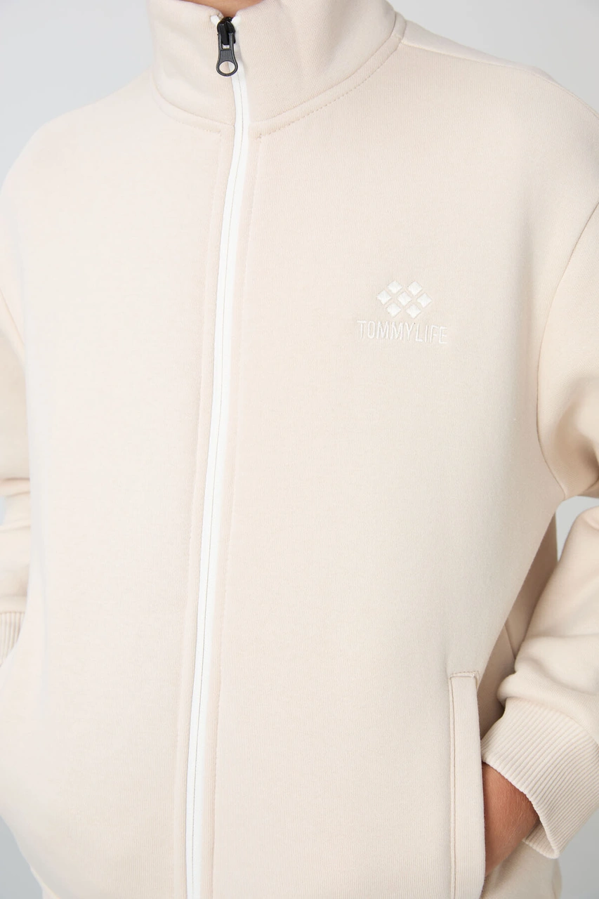 Bej Pamuklu Kalın İçi Tüylü Yumuşak Dokulu Standart Fit Nakışlı Erkek Çocuk Eşofman Takım - 11256 Bej Bej Pamuklu Kalın İçi Tüylü Yumuşak Dokulu Standart Fit Nakışlı Erkek Çocuk Eşofman Takım - 11256 Bej