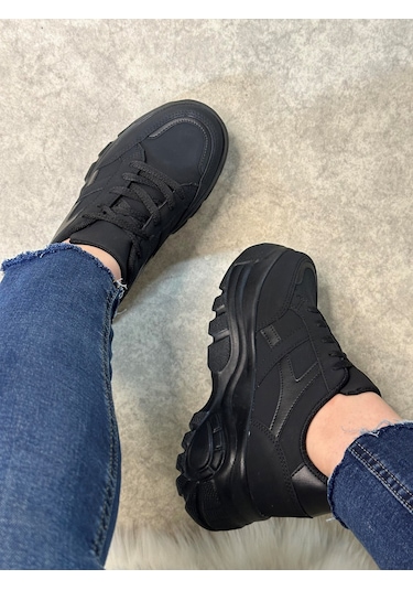 Günlük Kadın Sneaker Kalın Yüksek Taban Bağcıklı Rahat Tiger Şeritli Spor Ayakkabı 032 04 - Siyah Nubuk