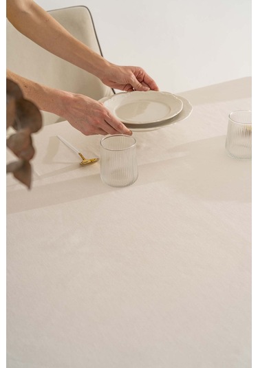 Silvio Krem Güpür Çiçekli Masa Örtüsü 160x220 Cm Krem