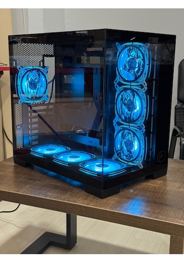 Gametech Anime Karakterli 7 Rgb Fanlı Akvaryum Kasa Siyah