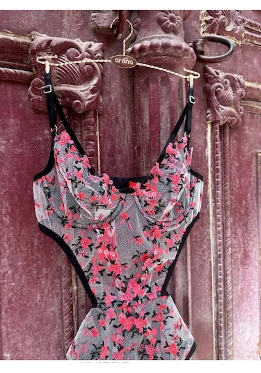 Arona Kadın Transparan Çiçek Desenli Tül Siyah Bodysuit Siyah Çiçekli