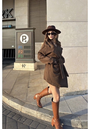 Kadın Kahve Kruvaze Yaka, Çift Cepli, Beli Kemerli, Kaşe Kaban Ceket Astarsız Kahve