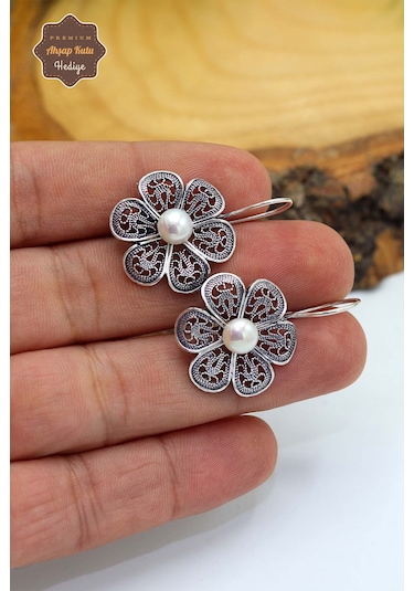 Sedef Taşlı Papatya Model Oksitli Telkari Kadın Gümüş Küpe