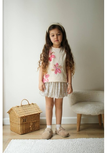 Kız Çocuk Tül Çiçek Aplike Detaylı Pamuklu Tshirt Gümüş Renk Detaylı Mini Balon Etek Altüst Takım Beyaz Pembe Beyaz - Pembe Kız Çocuk Tül Çiçek Aplike Detaylı Pamuklu Tshirt Gümüş Renk Detaylı Mini Balon Etek Altüst Takım Beyaz Pembe Beyaz - Pembe