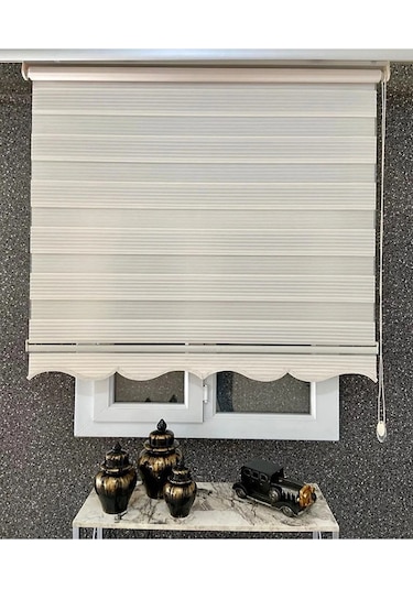 Krem Geniş Pliseli Zebra Stor Perde Eteği Dilimli Alüminyum Kasa+metal Ayak