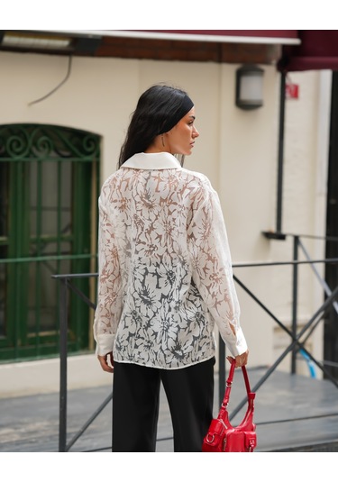 Kadın Transparan Çiçek Desenli Uzun Kollu Gömlek Beyaz