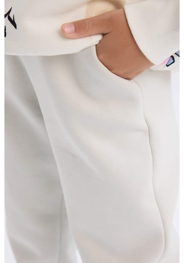 DeFacto Kız Çocuk Carrot Fit Havuç Kesim Beli Lastikli Eşofman Altı D3203A824WNGR492 Gri DeFacto Kız Çocuk Carrot Fit Havuç Kesim Beli Lastikli Eşofman Altı D3203A824WNGR492 Gri