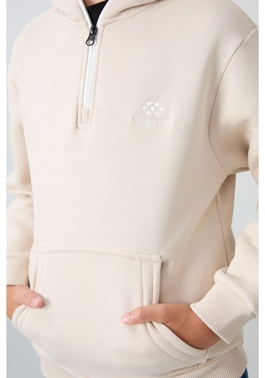 Tommy Life Bej Pamuklu Kalın İçi Tüylü Yumuşak Dokulu Standart Fit Nakışlı Erkek Çocuk Sweatshirt - 11244 Bej Tommy Life Bej Pamuklu Kalın İçi Tüylü Yumuşak Dokulu Standart Fit Nakışlı Erkek Çocuk Sweatshirt - 11244 Bej