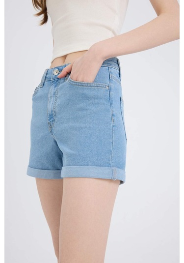 DeFacto Normal Bel Katlamalı Paça Jean Şort A1959AX25SMNM39 Mavi