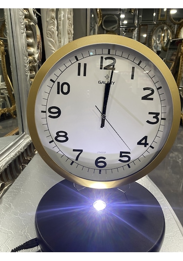 Gold Çerçeveli 30 Cm Yuvarlak Saat Altın