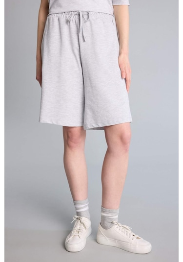 Defacto Regular Fıt Normal Bel Düz Paça Sweatshirt Kumaşı Bermuda N7439az26hsgr93 Gri-gr93 Defacto Regular Fıt Normal Bel Düz Paça Sweatshirt Kumaşı Bermuda N7439az26hsgr93 Gri-gr93