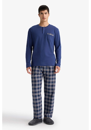 Defacto Pijama Takımı Regular Fit Uzun Kollu Üst Kareli Uzun Alt D0040ax25wnnv42 Lacivert Defacto Pijama Takımı Regular Fit Uzun Kollu Üst Kareli Uzun Alt D0040ax25wnnv42 Lacivert
