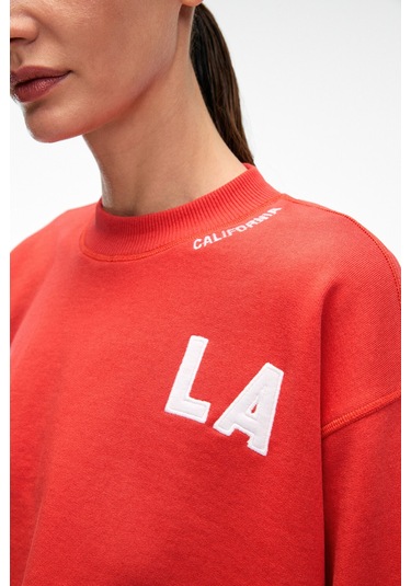 DELYRA Kadın Bisiklet Yaka Rahat Kesim Nakış Detaylı Kırmızı Sweatshirt