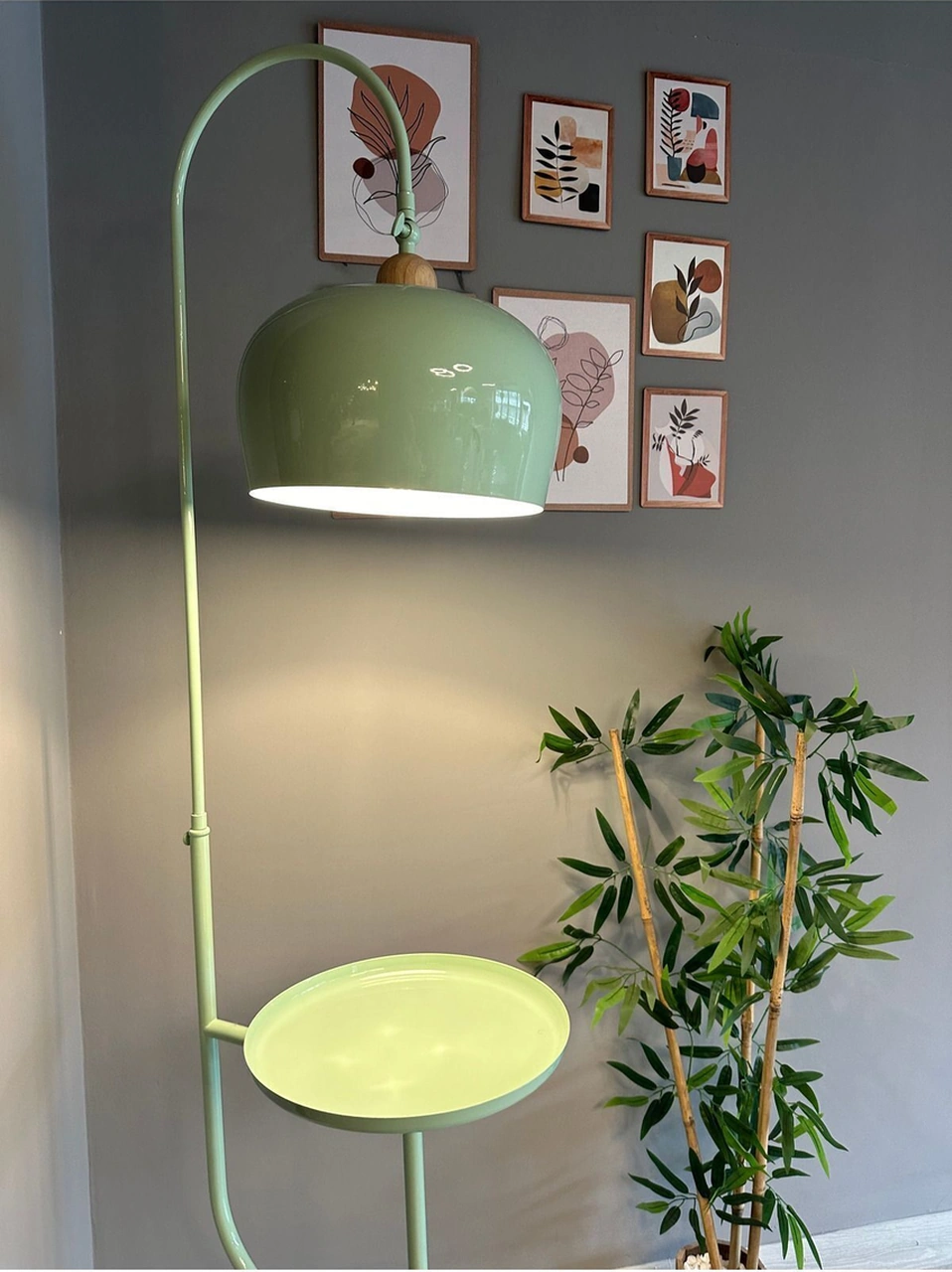 Mint Lambader Hareketli Başlık Sehpalı Modern Dekoratif Metal Oturma Odası Çalışma Odası Zemin Su Yeşili