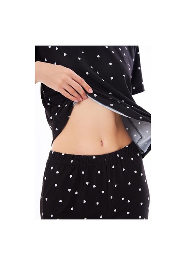 Premium Kadın Pijama Takımı Siyah Kalp Desenli Yumuşak Dokulu Kısa Kollu Bisiklet Yaka Siyah