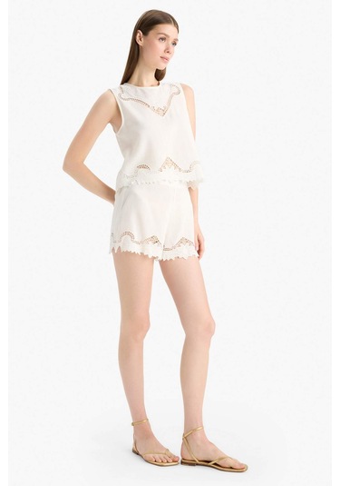 DeFacto Regular Fit Brode Keten Karışımlı Plaj Şortu-Fall in Love E4262AX25SMWT16 DeFacto Regular Fit Brode Keten Karışımlı Plaj Şortu-Fall in Love E4262AX25SMWT16