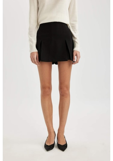 DeFacto Yüksek Bel Pileli Casual Klasik Şort Etek C7340AX24SMBK81 Siyah