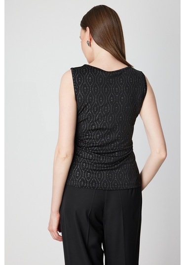 On Kadın Dilim Yaka Simli Bluz 61389 Siyah Siyah