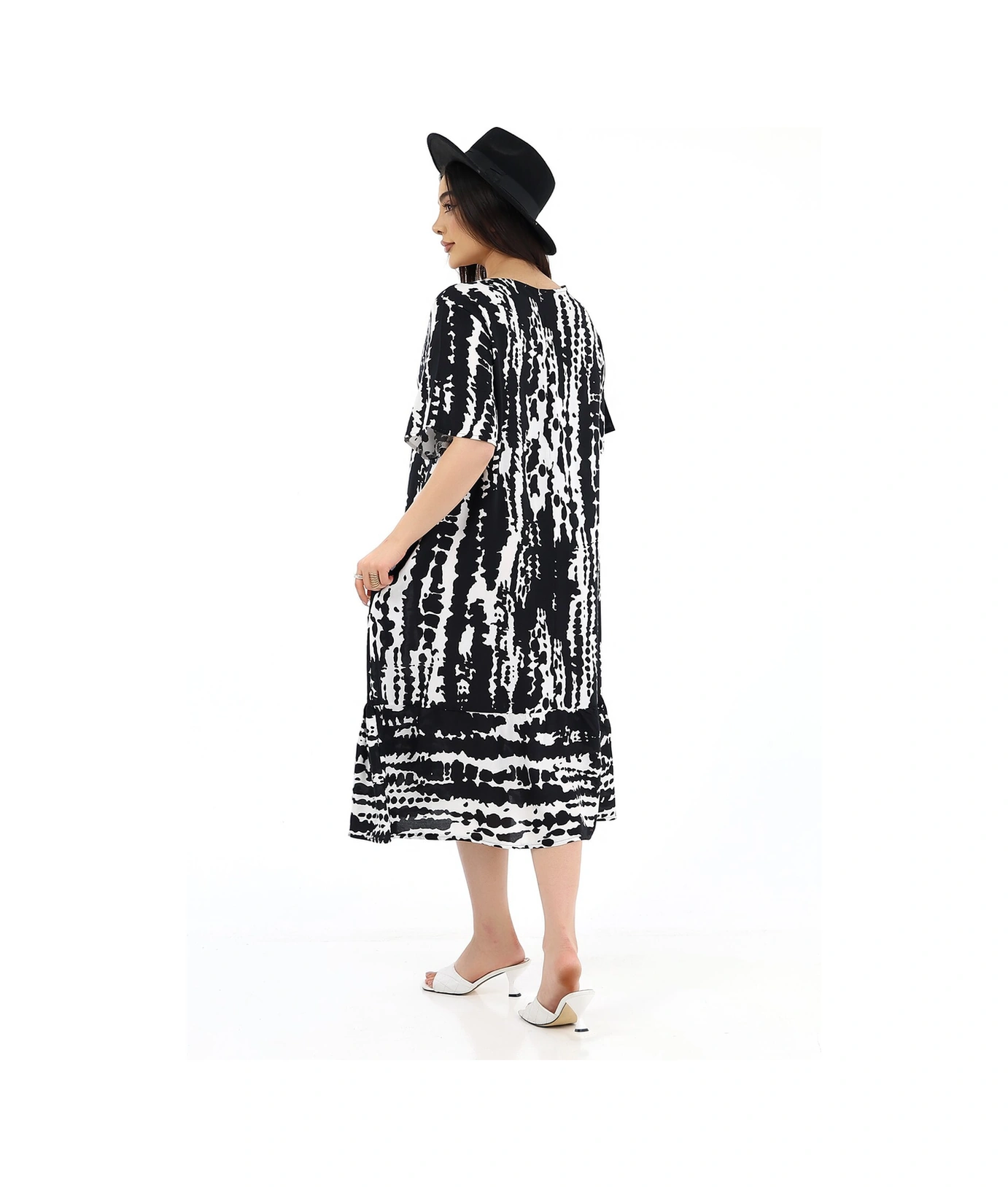 Schık Kadın Viskon Yarım Kol O Yaka Cepli Fırfırlı Elbise Siyah Siyah