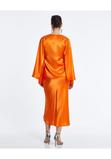Kadın Saten Görünümlü Bluz Geniş Kol Detaylı Ve Zarif Tasarım Orange