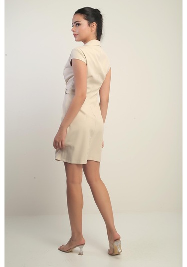 Kadın Kruvaze Yaka Toka Detaylı Eteği Pileli Likralı Krep Elbise-40986 Bej