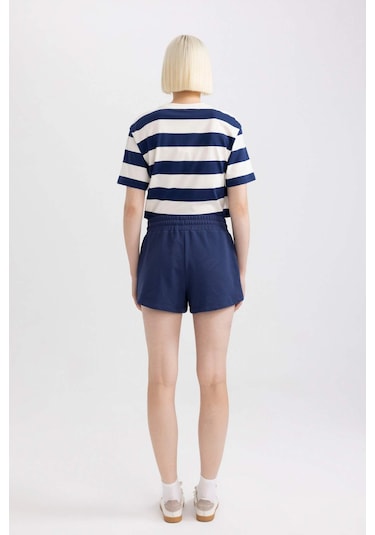 DeFacto Regular Fit Normal Bel Kısa Basic Düz Şort C7600AX24SMNV42 Lacivert DeFacto Regular Fit Normal Bel Kısa Basic Düz Şort C7600AX24SMNV42 Lacivert