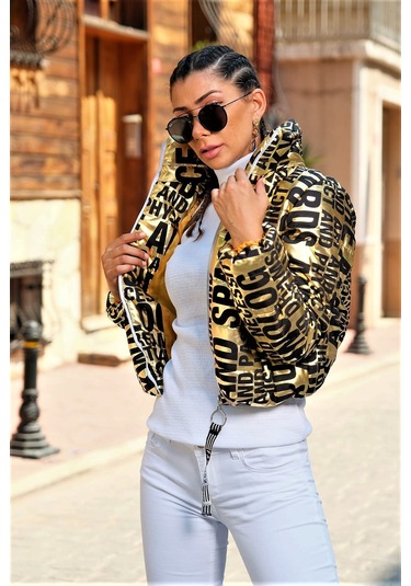 Kadın Gold Parlak Yazılı Dik Yaka Kısa Şişme Mont