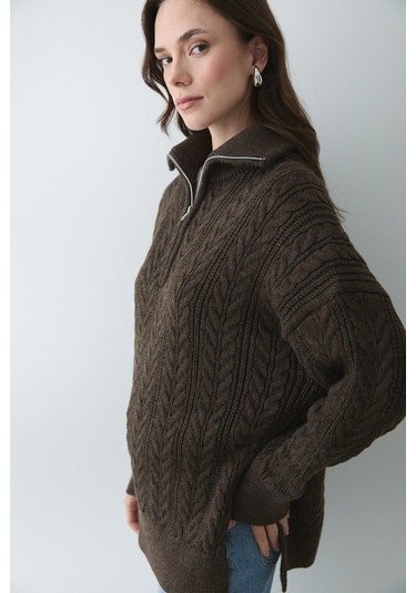 Kahverengi Saç Örgülü Fermuarlı Kazak - 251066 Kahverengi