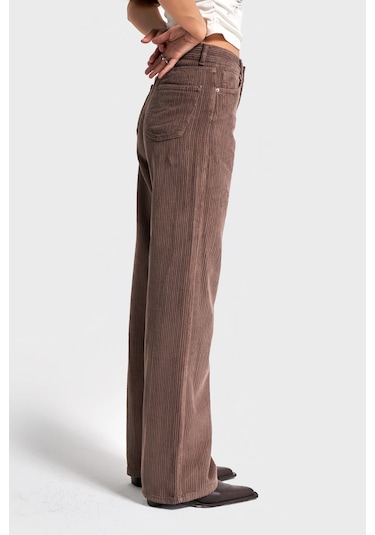 Itsbasic Kadın Pastel Kahve Doris 29w5-140 Straight Fit Yüksek Bel Kalın Fitilli Velvet Kadife Kumaş Pantolon Itsbasic Kadın Pastel Kahve Doris 29w5-140 Straight Fit Yüksek Bel Kalın Fitilli Velvet Kadife Kumaş Pantolon