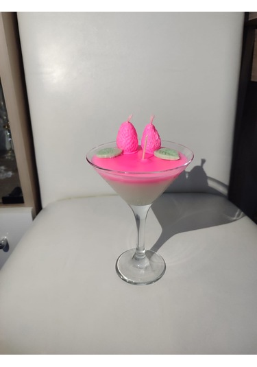 Martini Bardağında Çilekli Mum