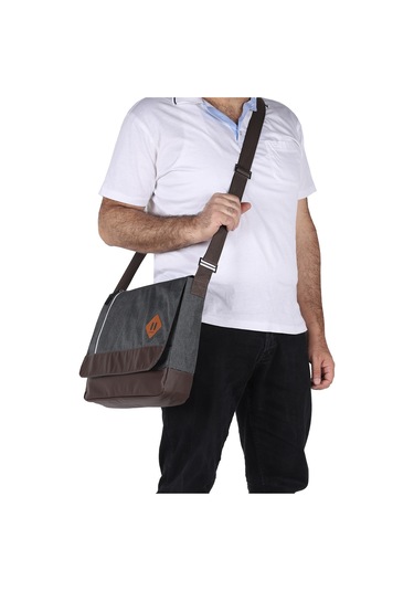 STRONG 15.6 İNCH Laptop Bölmeli Omuz Askılı Postacı Çantası KFT04 FÜME Çok Renkli