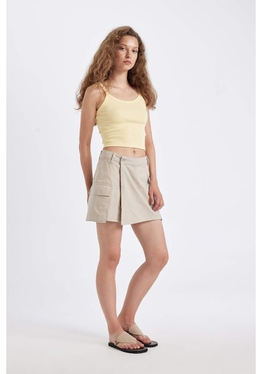Defacto Regular Fit Normal Bel Kargo Cepli Gabardin Şort Etek D4991AX24AUBG155 Bej