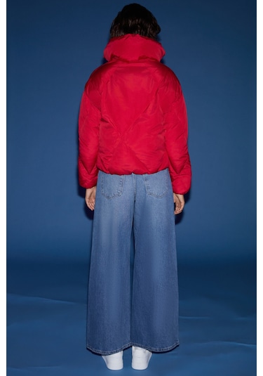 Manon  Kadın Dik Yaka Kapitone Desenli Orta Kalınlıkta Rüzgar Geçirmez Şişme Dış Giyim Kırmızı Mont